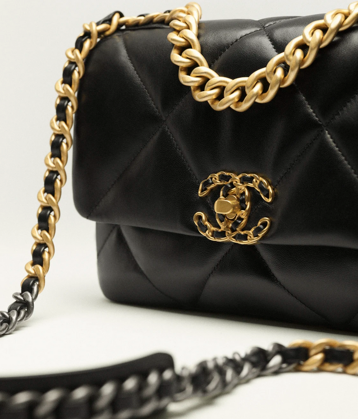 CHANEL 19 Handbag